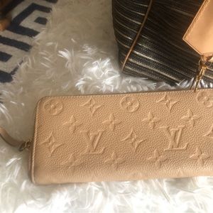 Louis Vuitton Wallet check pics and final sale